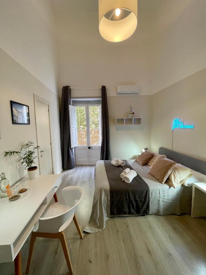 4 Balconi Rooms Paladini B&B E Appartamenti Lecce Ngoại thất bức ảnh