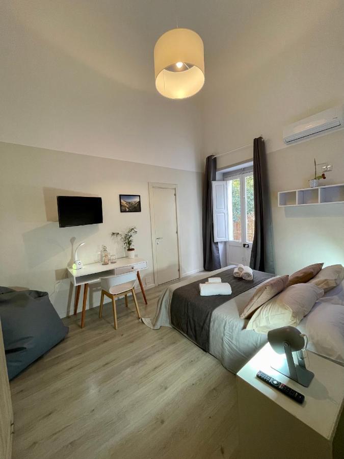 4 Balconi Rooms Paladini B&B E Appartamenti Lecce Ngoại thất bức ảnh