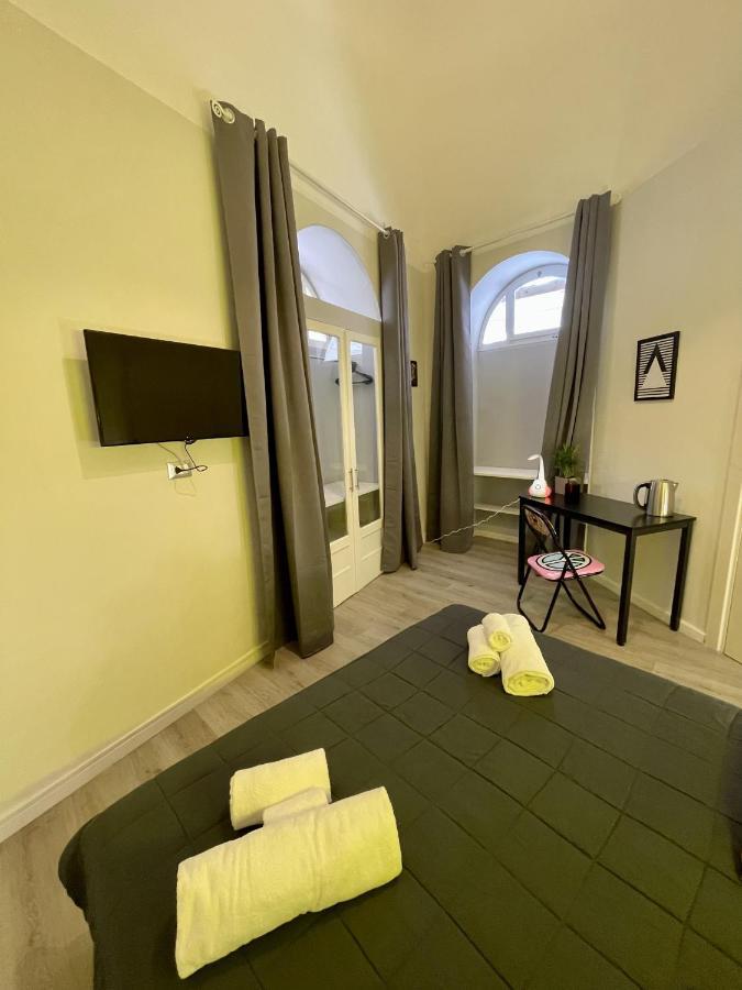 4 Balconi Rooms Paladini B&B E Appartamenti Lecce Ngoại thất bức ảnh