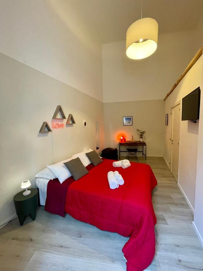 4 Balconi Rooms Paladini B&B E Appartamenti Lecce Ngoại thất bức ảnh