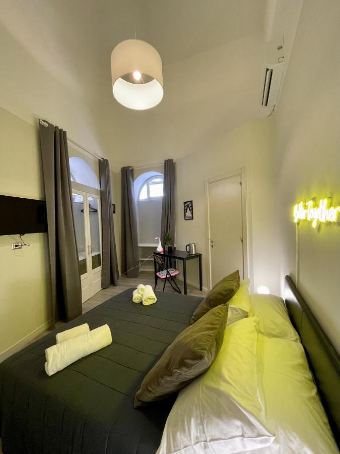 4 Balconi Rooms Paladini B&B E Appartamenti Lecce Ngoại thất bức ảnh
