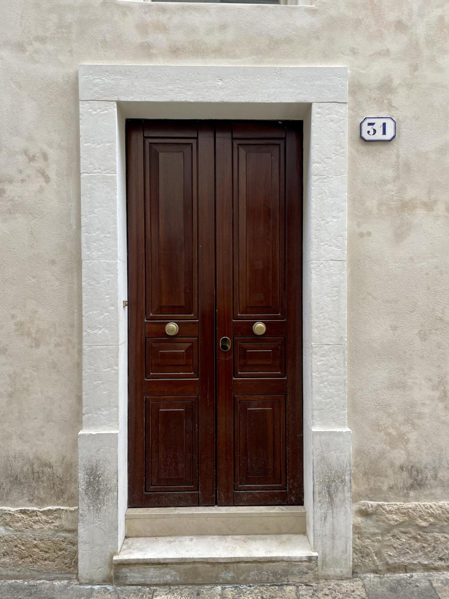 4 Balconi Rooms Paladini B&B E Appartamenti Lecce Ngoại thất bức ảnh