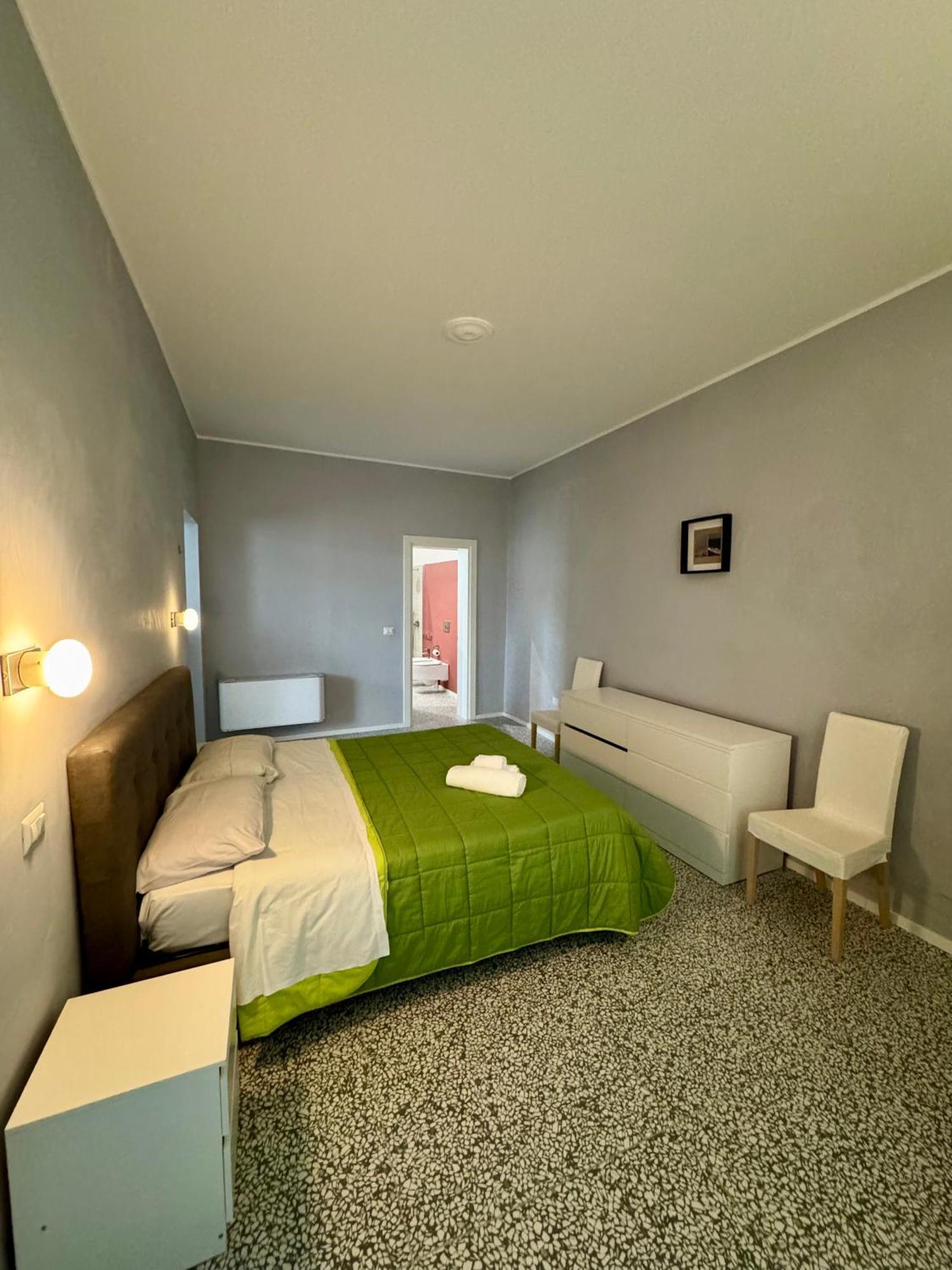4 Balconi Rooms Paladini B&B E Appartamenti Lecce Ngoại thất bức ảnh