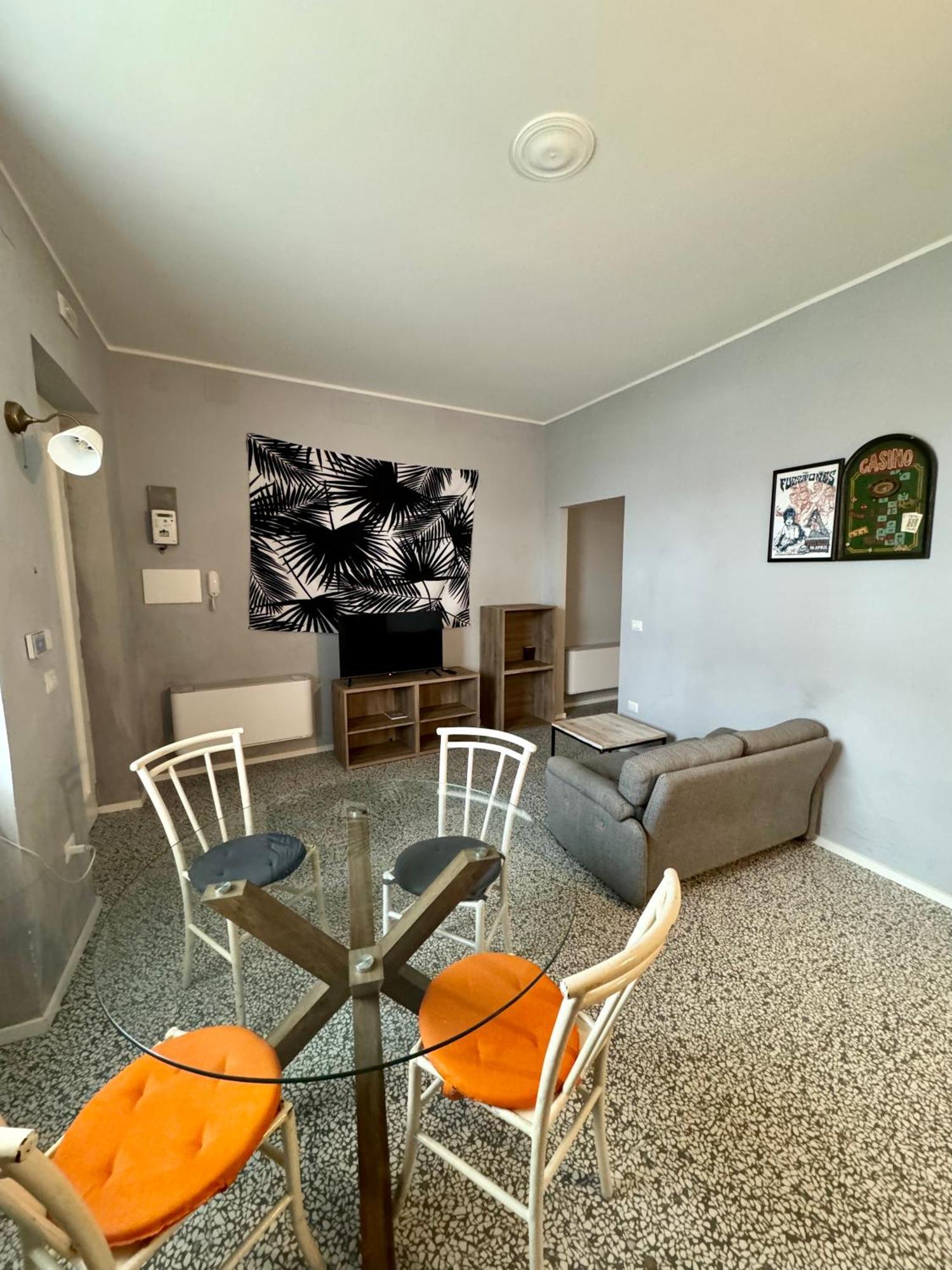4 Balconi Rooms Paladini B&B E Appartamenti Lecce Ngoại thất bức ảnh